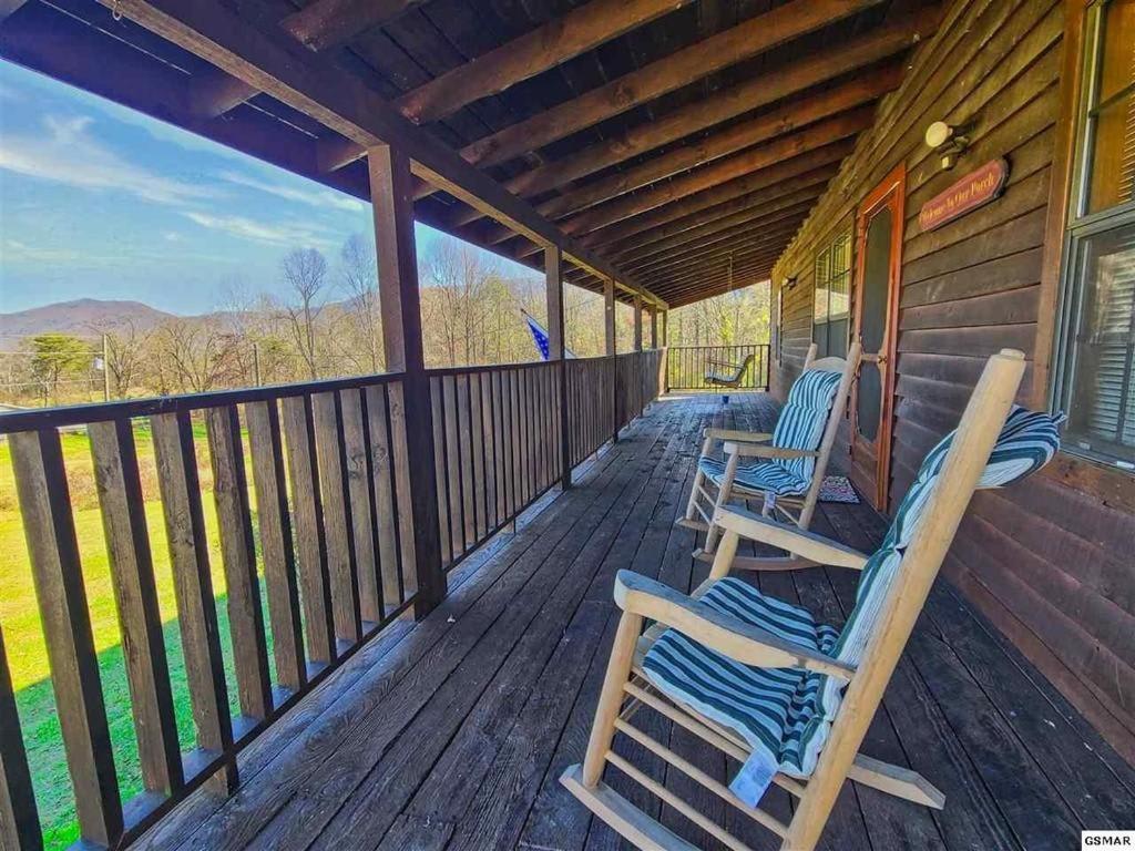 Beautiful View! Log Cabin,Fireplace,Hot Tub,Arcade,Pool,Fishing Sevierville Exterior foto